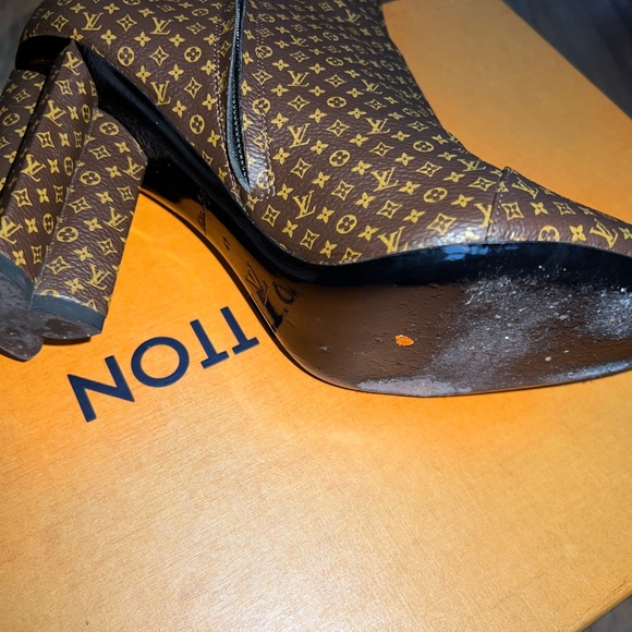 Louis Vuitton booties - Picture 11 of 11